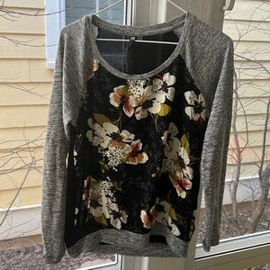 Floral lightweight sweater